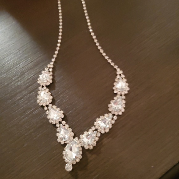 Rhinestone necklace - Picture 2 of 2
